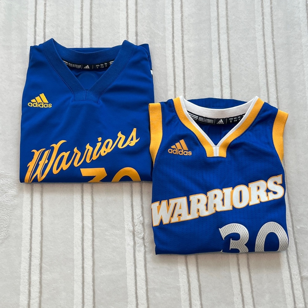 2 Warriors Stephen Curry jerseys
